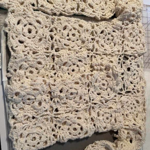 HAND MADE CROCHET WOMEN'S/TEEN CREAM SWEATER XS/S - Picture 5 of 6